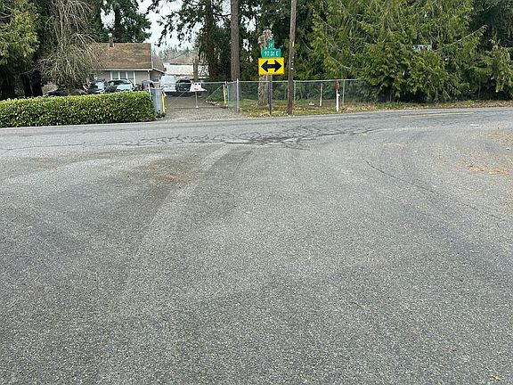 5th image of 9703 22nd Ave E