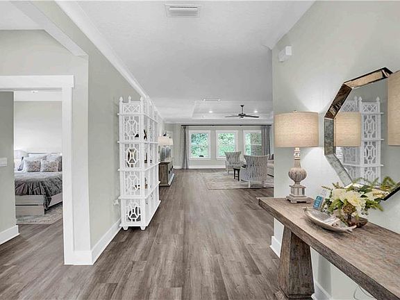 2nd image of 10360 Heirloom Rd S