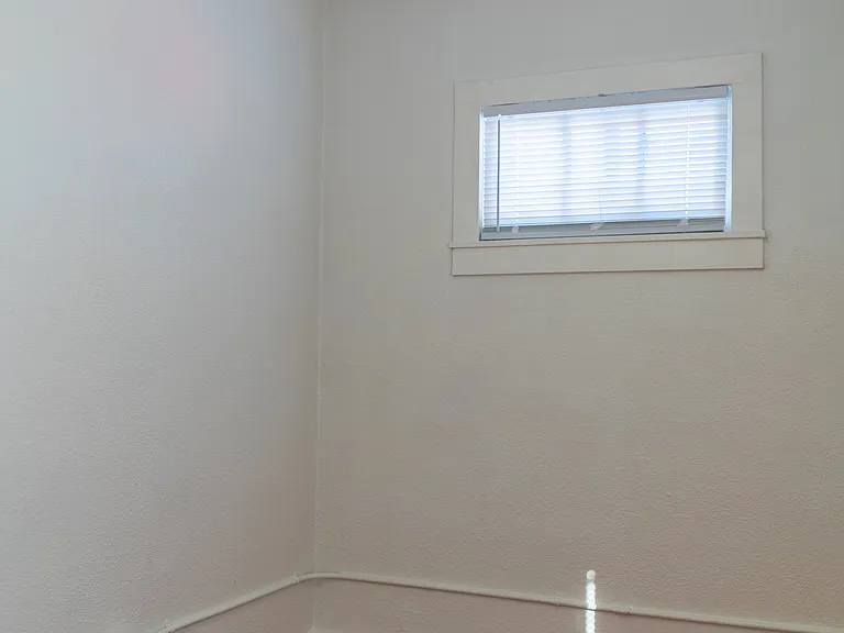 113 Midway Ave #2 — Photo 7