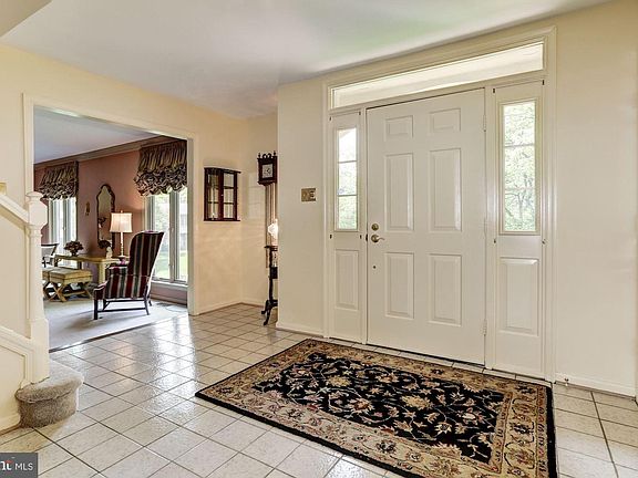 3rd image of 2806 Cabin Creek Dr