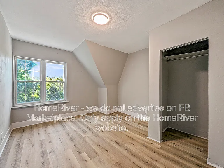 542 Broadway Ext — Photo 11