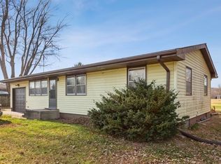 1923 4th St, Tipton, IA 52772