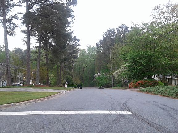 5th image of 2654 Club Forest Dr SE