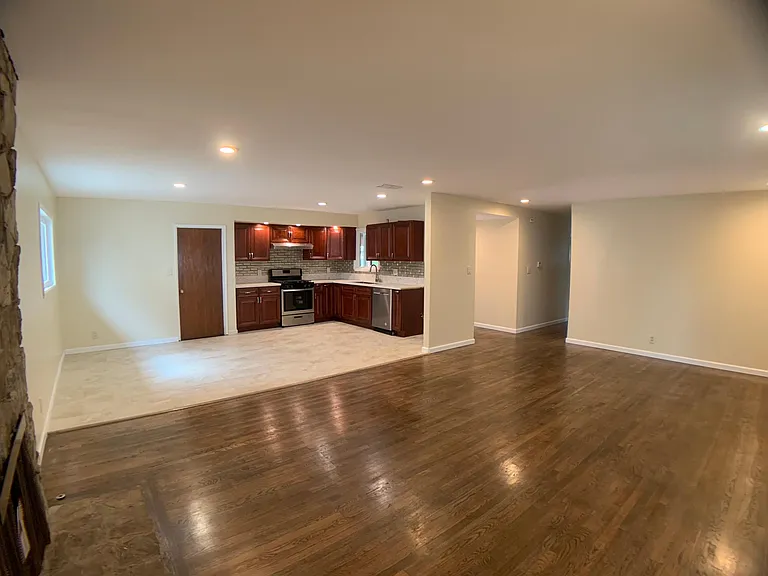 7652 Nancy Dr — Photo 10