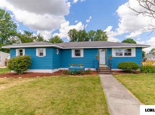 213 E Logan St, Hartsburg, IL 62643