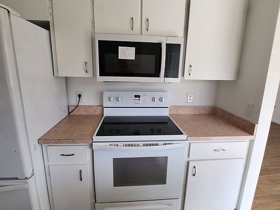 5th image of 486 Harvey Ave NE