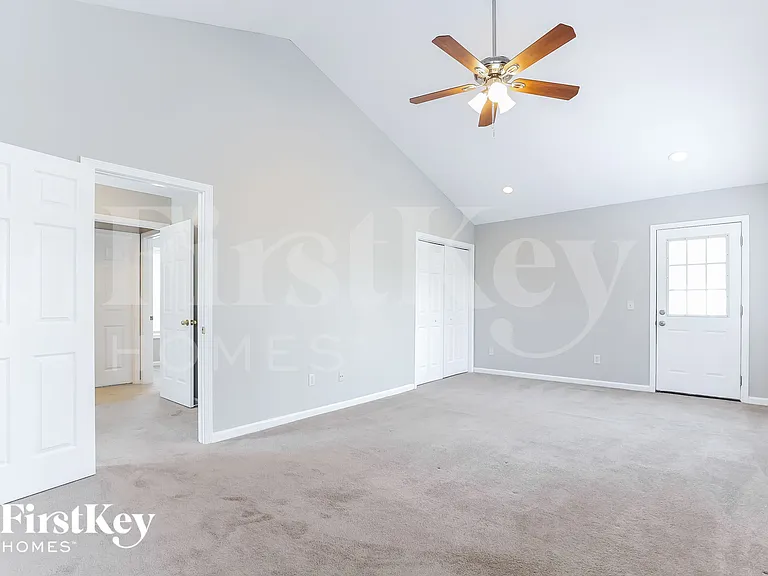 9215 Fleetwood Trl — Photo 8
