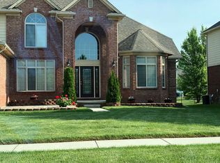 21717 Summerfield Dr, Macomb, MI 48044