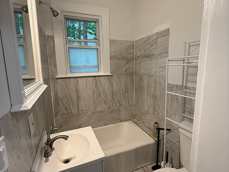 64 Vine St #1 — Photo 7