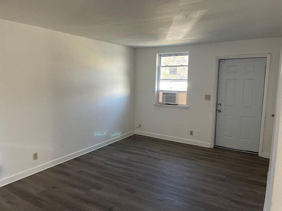 1st image of 3702 Killam Ave