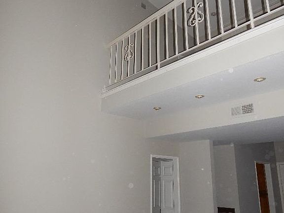 3rd image of 330 Cordova St #1