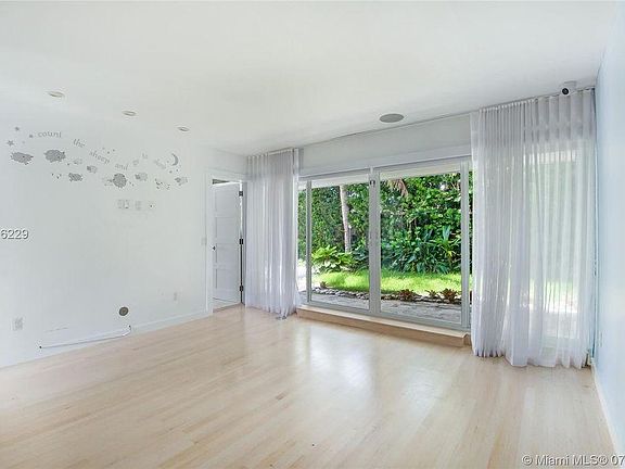 4th image of 8591 NE Bayshore Dr