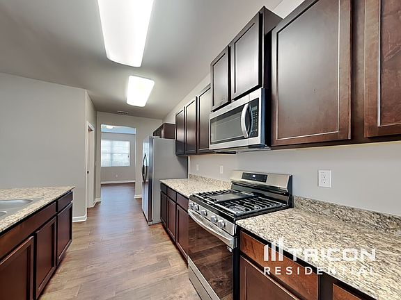 5th image of 239 Shaker Hollow Dr