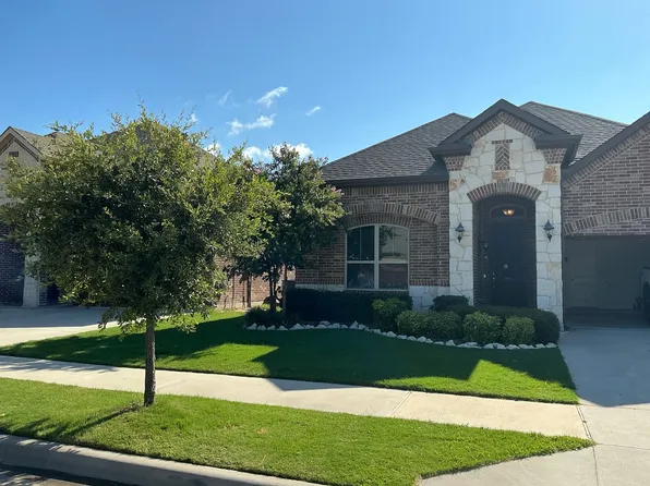 104 Mineral Point Dr, Aledo, TX 76008