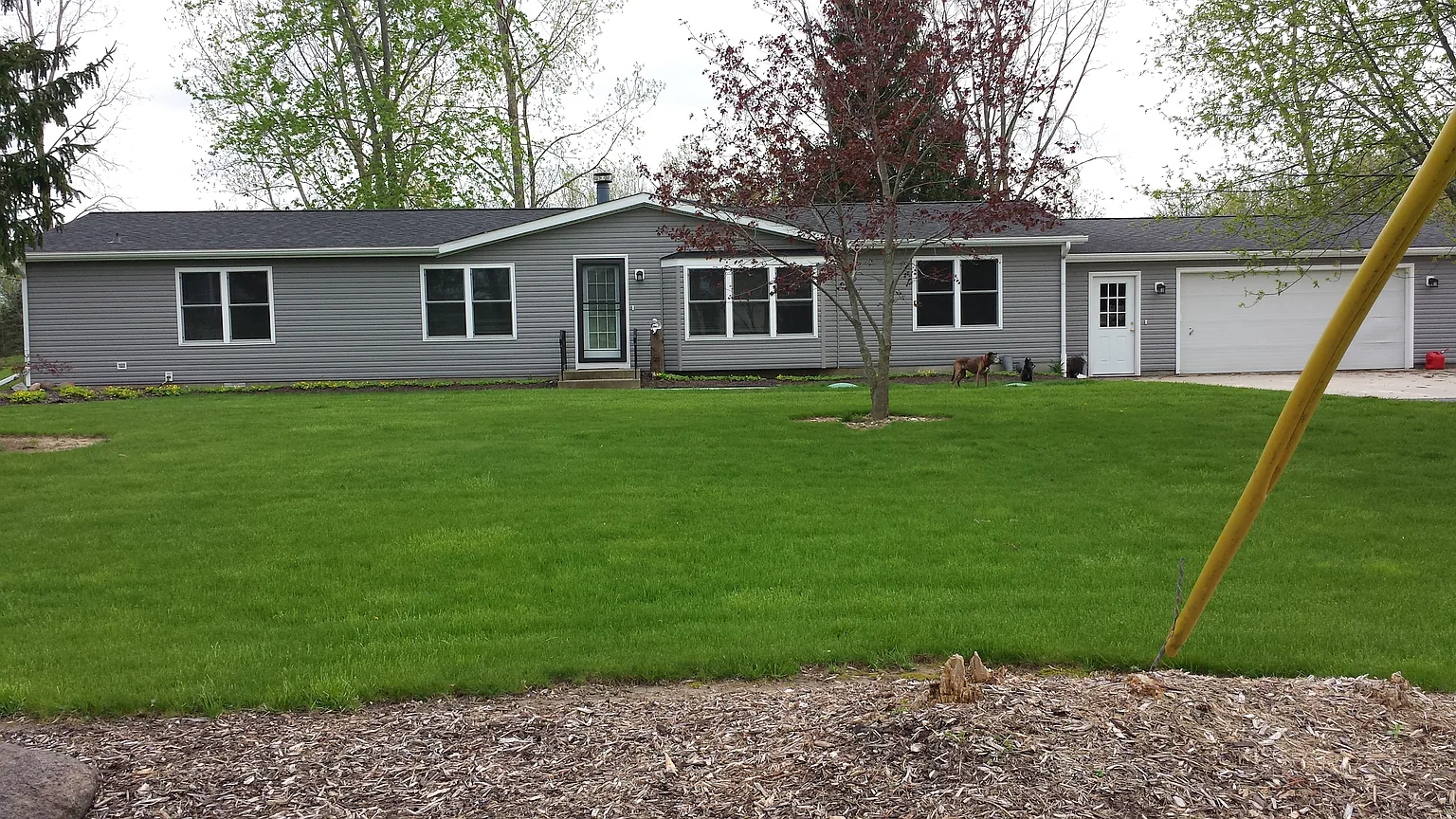 1461 Jewell Rd photo 1