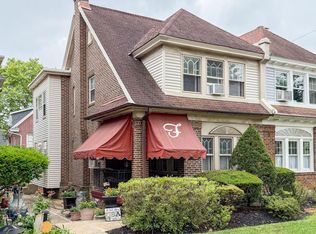 1052 Allengrove St, Philadelphia, PA 19124