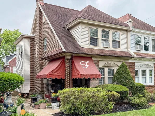 1052 Allengrove St, Philadelphia, PA 19124