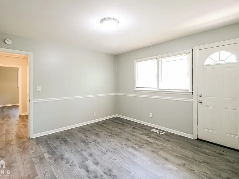 6220 Leslie Dr — Photo 11