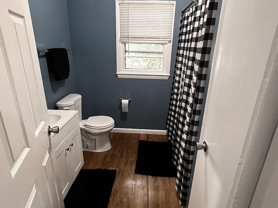 123 Cherry Ann St #2R