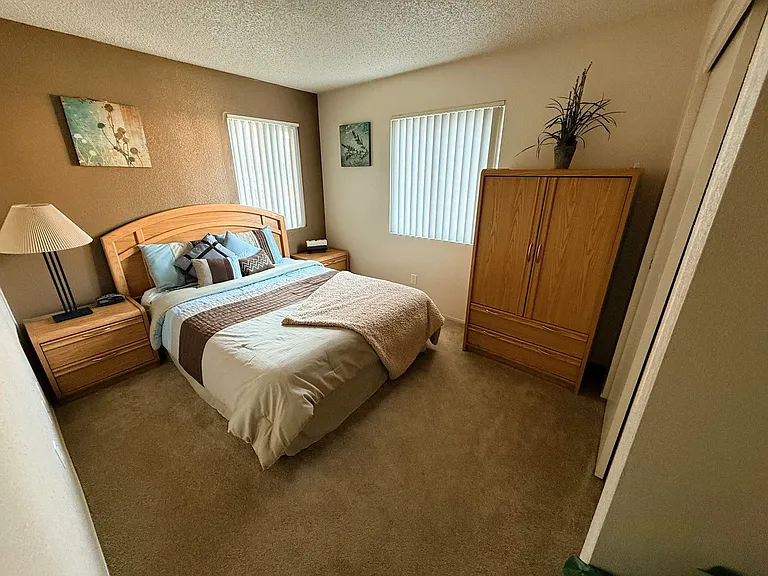 Park Knolls Apartments — Photo 6