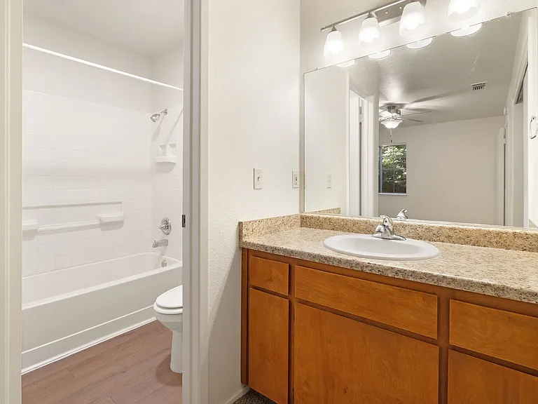 1661 Forest Avenue Apartments — Photo 71