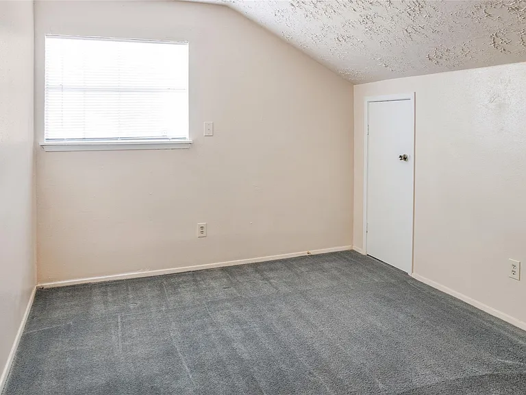 10025 Rosbrook Dr — Photo 10