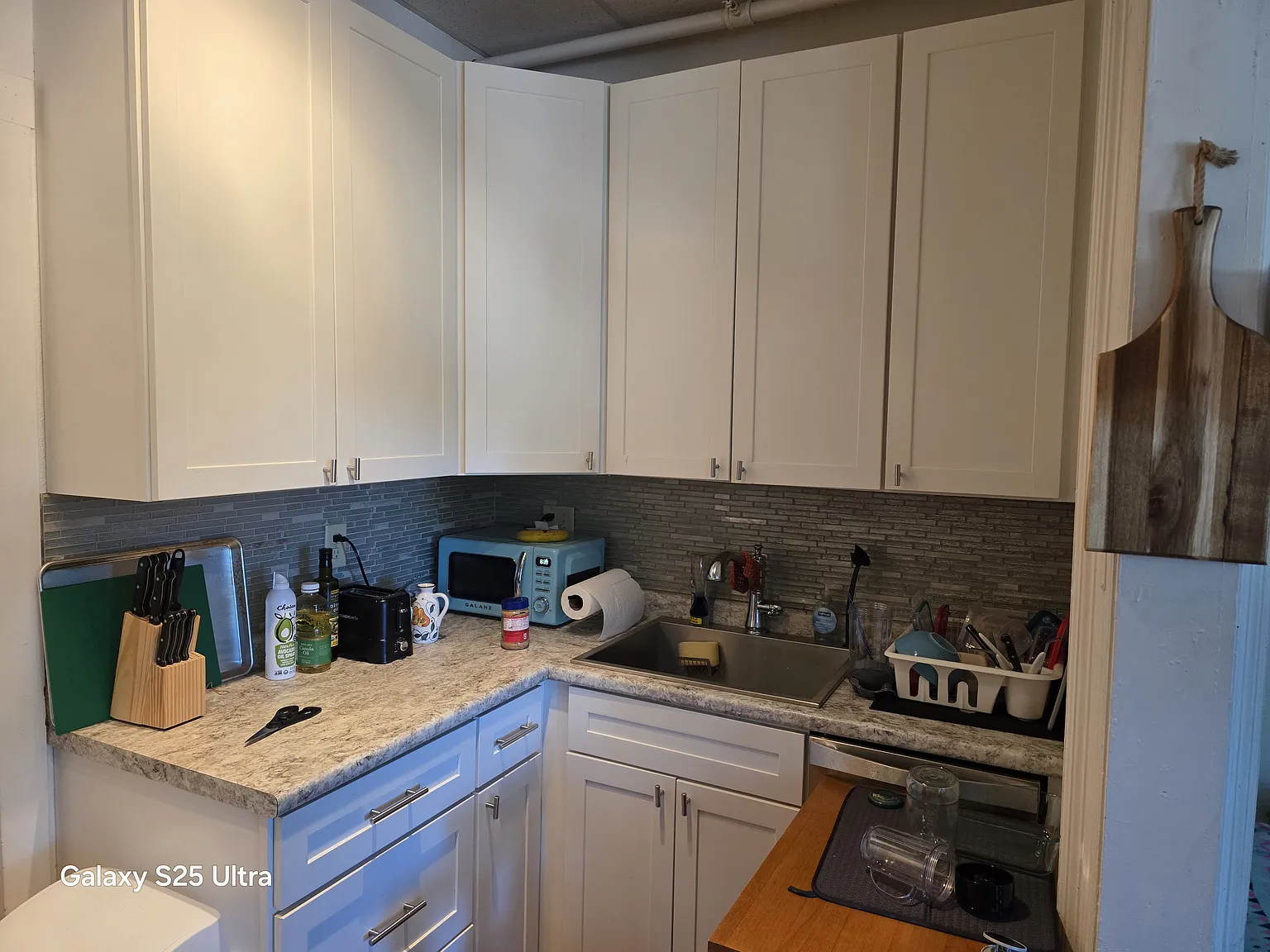 4 bed, 1.5 bath, $4,300 — Photo 2