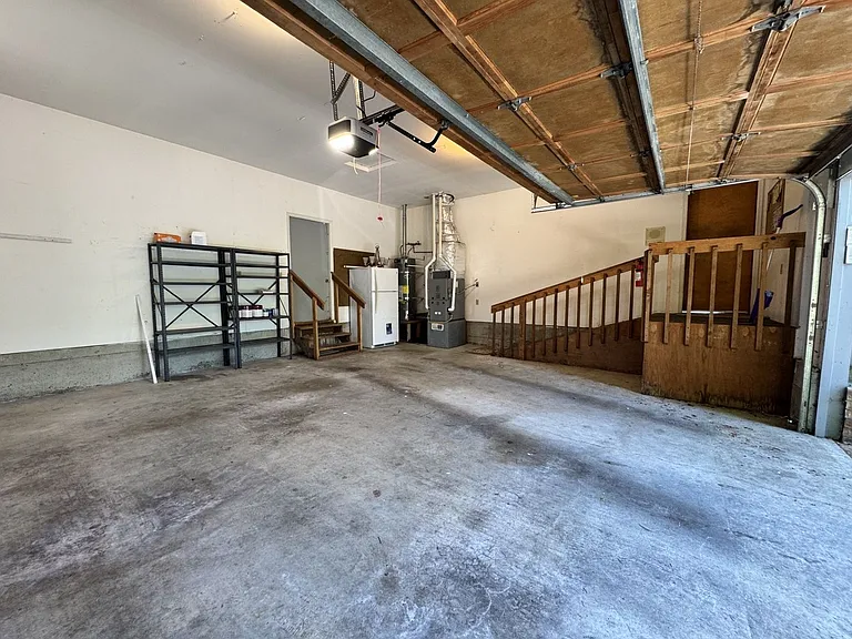 1033 S 232nd St — Photo 39
