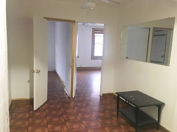 4th image of 246 Montrose Ave #3