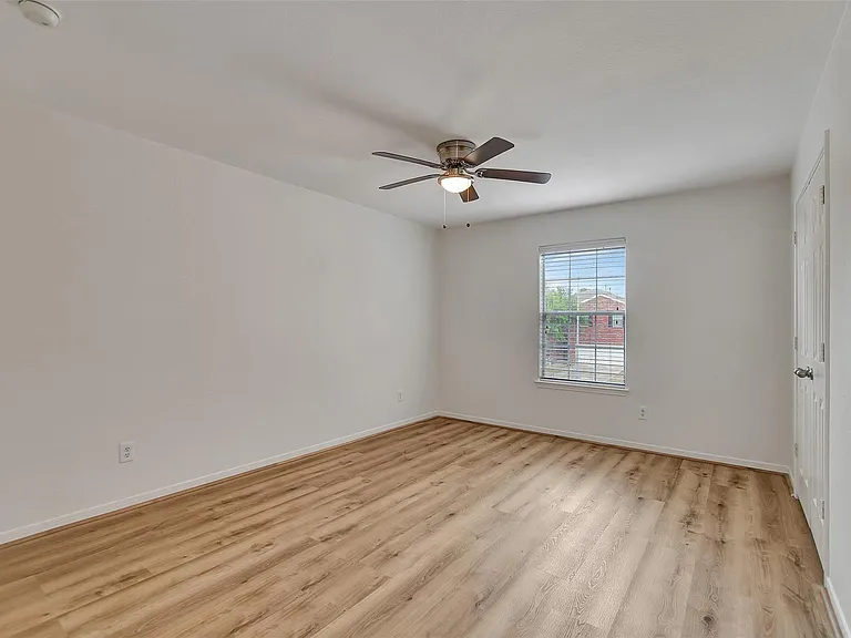 4423 Garden Ridge Ct — Photo 25