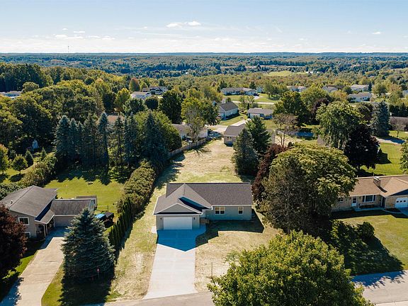 4th image of 3759 Delta Dr