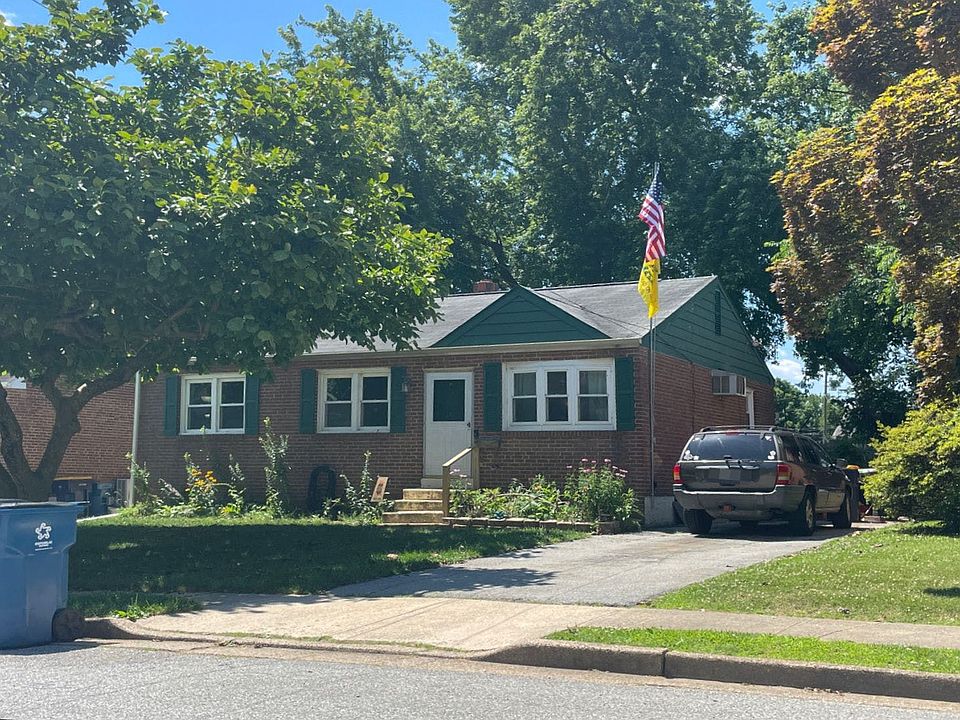 2nd image of 212 Dumont Rd