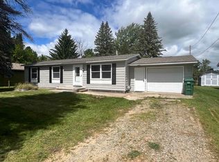 806 W 2nd St, Gladwin, MI 48624