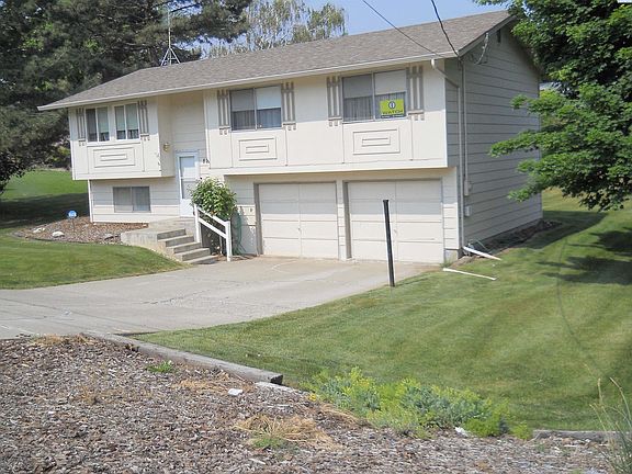2nd image of 825 Taylor St