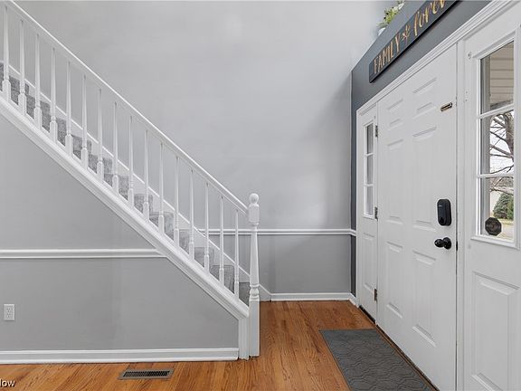 2nd image of 2246 Canterbury Cir