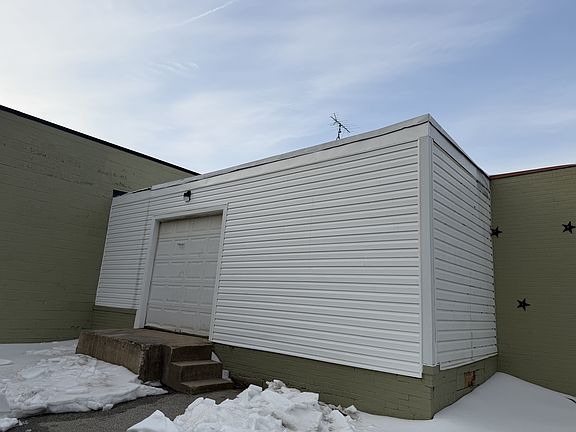 2nd image of 11001 York Rd