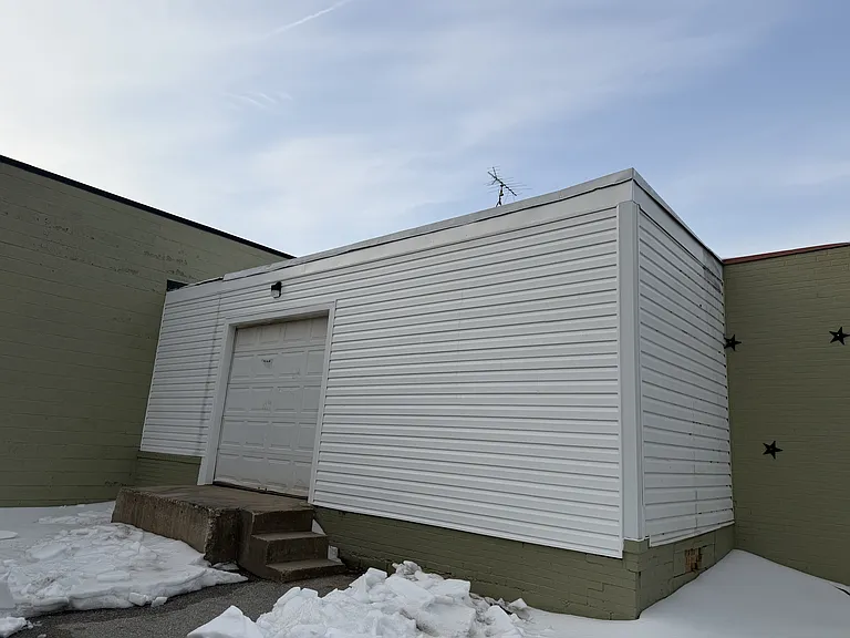 11001 York Rd — Photo 2