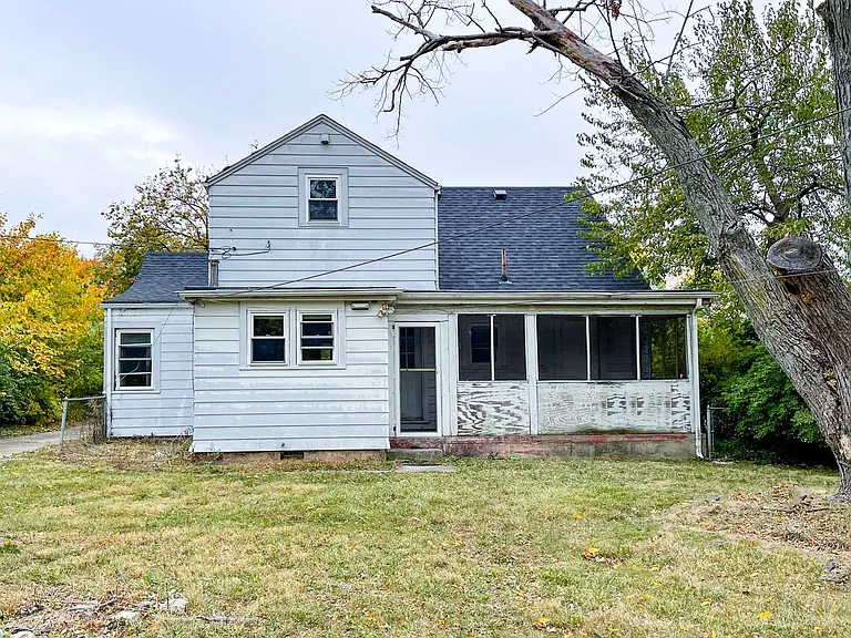1408 N Mann Ave — Photo 5