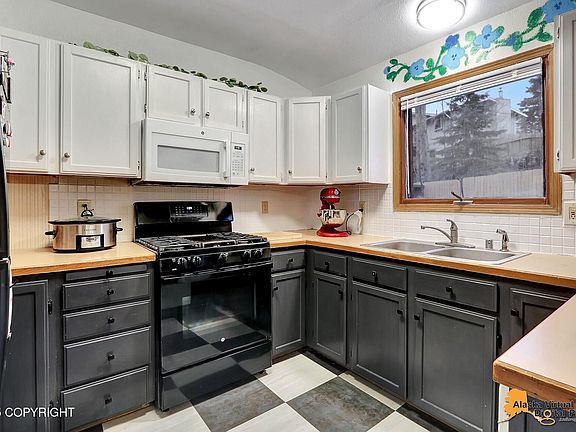 3rd image of 18213 Driftwood Bay Dr
