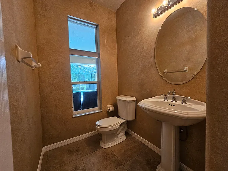 1107 Oxbridge Dr — Photo 48