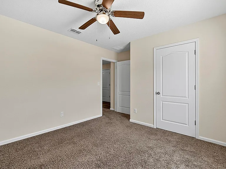 137 Fairway Ct — Photo 9