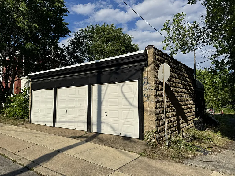38 Chestnut St — Photo 3