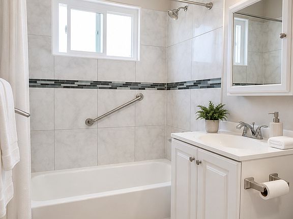 3rd image of 25937 Viana Ave APT 14