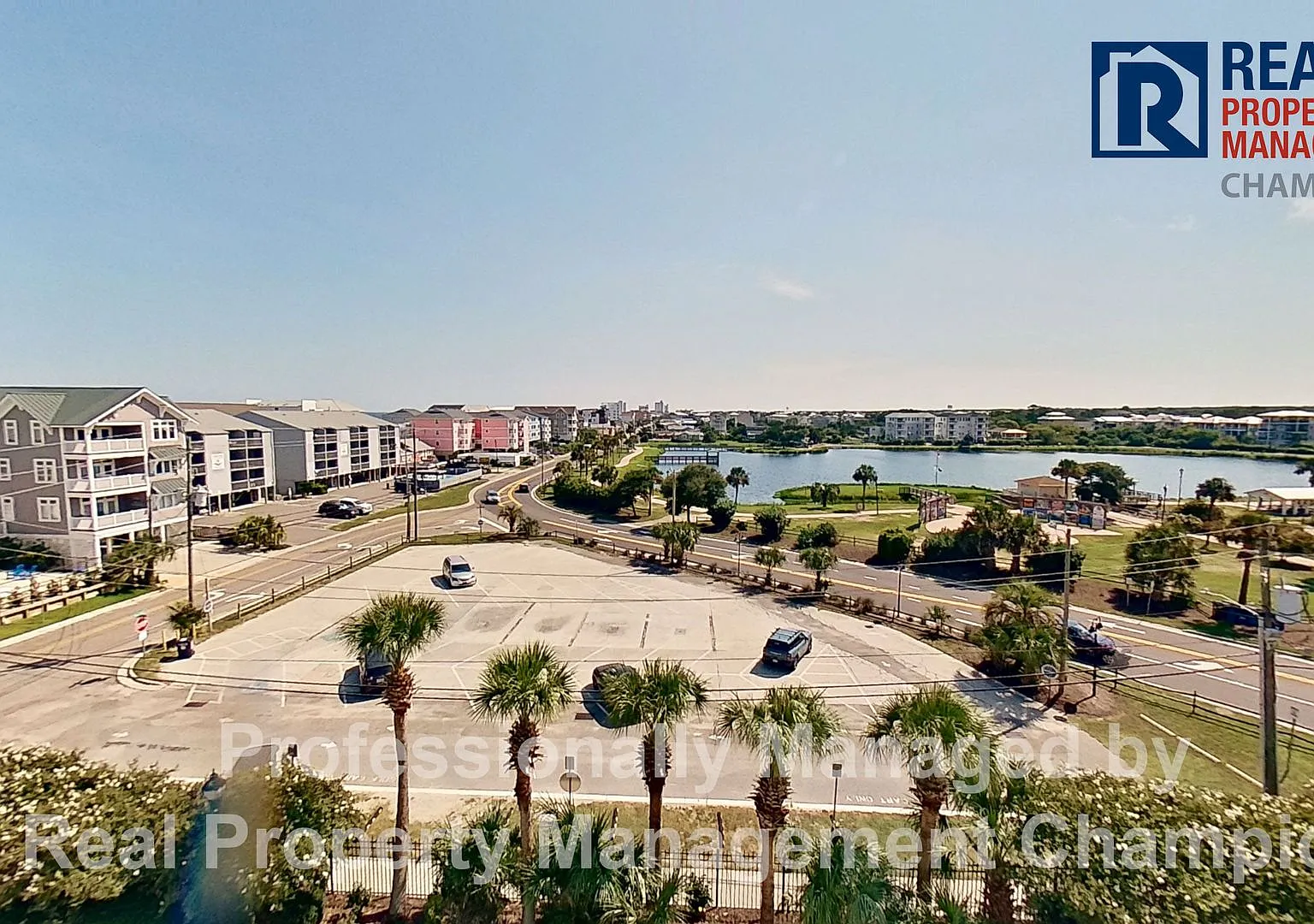 Fully Furnished 3BD/3.5BA Luxury Condo Available for Lease September through April — Photo 4