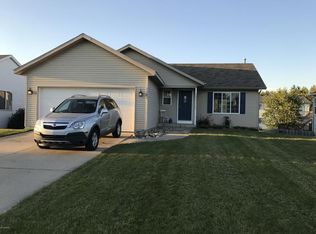 2953 Stonewood St NW, Grand Rapids, MI 49504