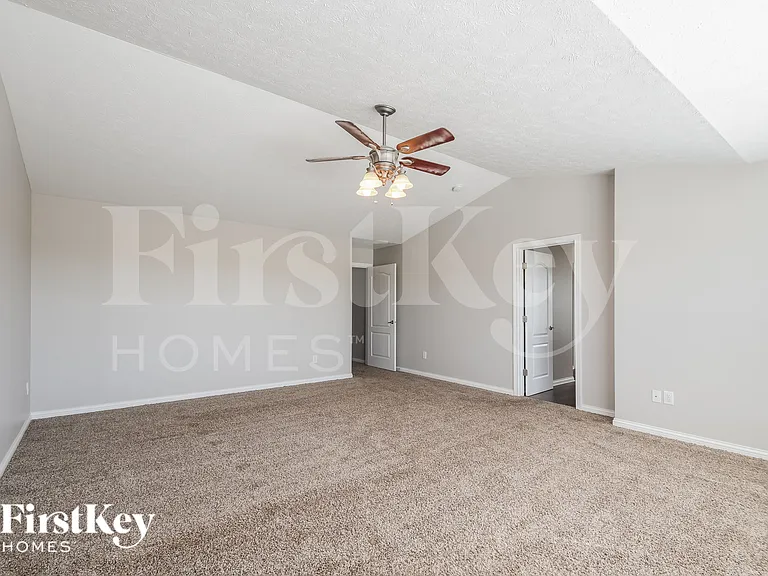 10871 Monarch Springs Ct — Photo 9