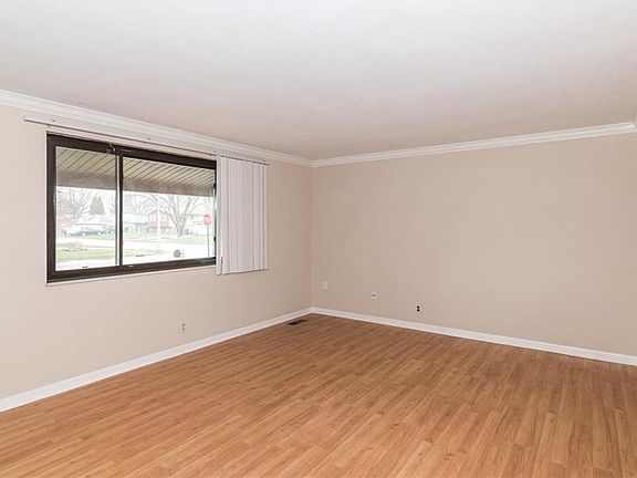 4th image of 1848 N Galeston Dr