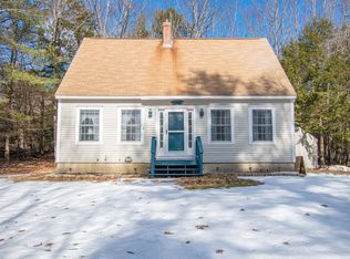 8 Mae Ln, Topsham, ME 04086