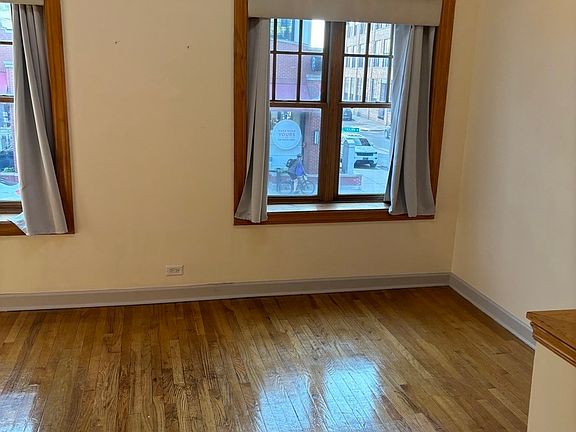 2nd image of 1865 N Clybourn Ave #2