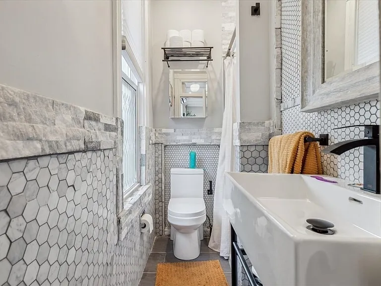 46 Beacon St #1 — Photo 9
